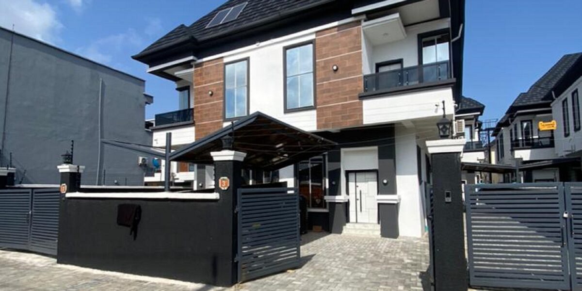 4 room house